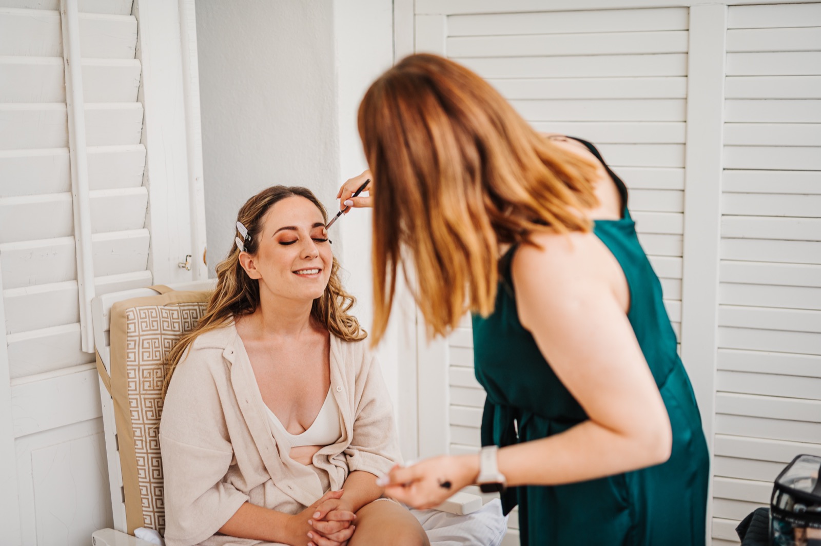 Makeup & hairstyling